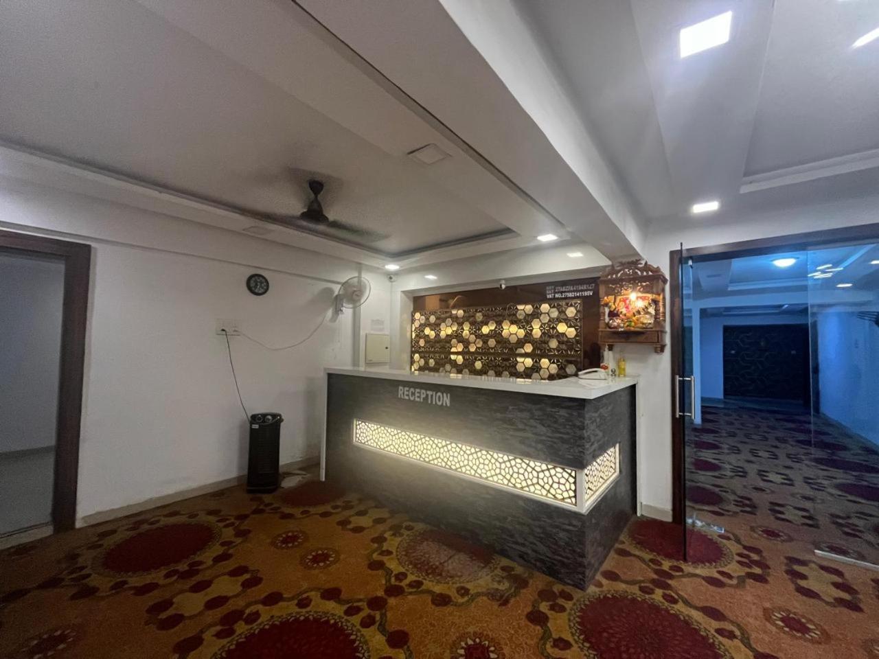 Arsh Executive Inn Dive Eksteriør billede